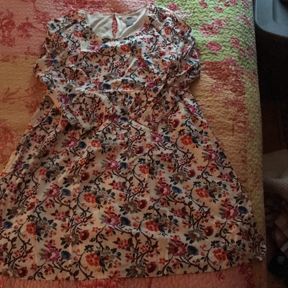 White background floral print 3/4” sleeve